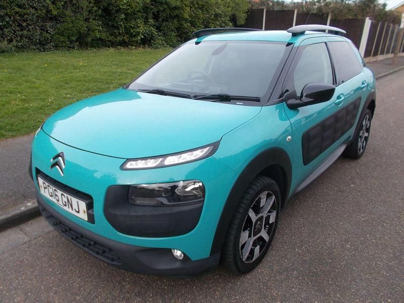 Used Citroën C4 Cactus Flair 100 HP (73 kW) 2016 Blue Hatchback