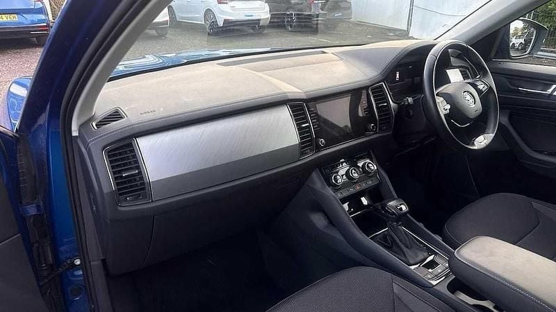 Used Skoda Kodiaq SE Drive 150 HP (110 kW) 2023 Race blue metallic SUV