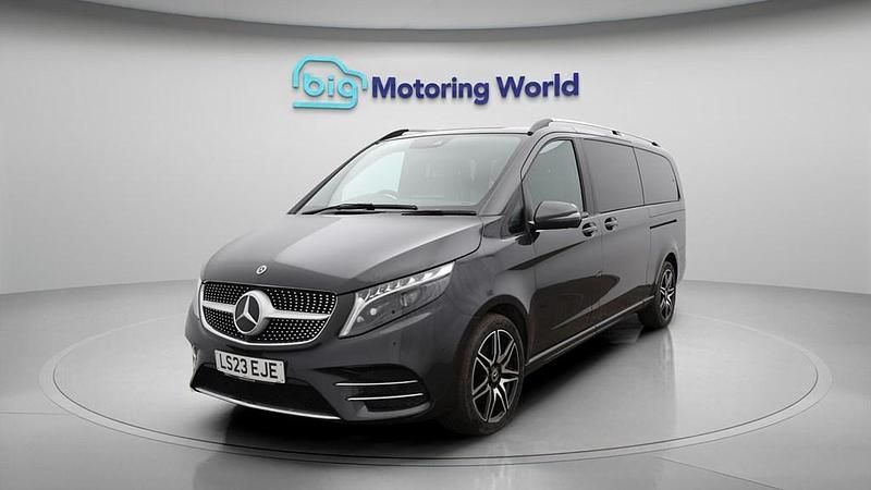 Used Mercedes V300 AMG line 237 HP (174 kW) 2023 Grey MPV