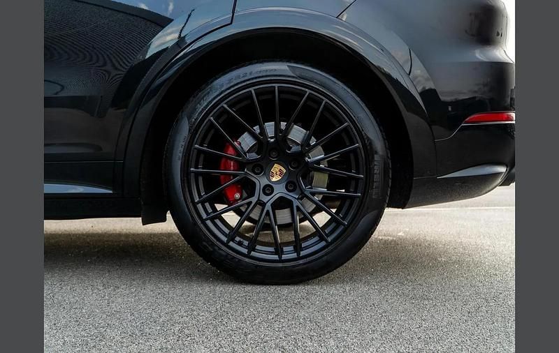 Used Porsche Cayenne GTS 453 HP (333 kW) 2022 Black SUV