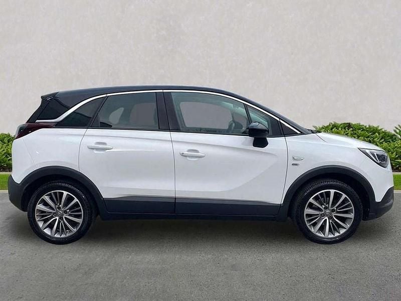 Used Vauxhall Crossland X S 110 HP (80 kW) 2021 White SUV