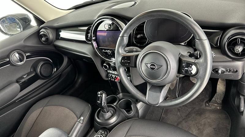 Used Mini Cooper Classic 134 HP (98 kW) 2023 Black Hatchback