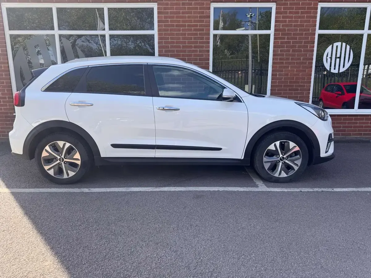Used Kia e-Niro 2021 White SUV