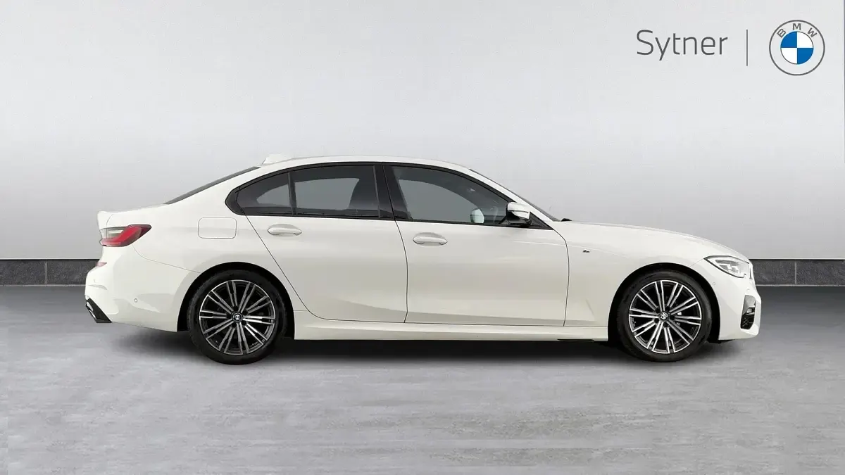 Begagnad BMW 318 M Sport 154 HK (113 kW) 2022 Vit