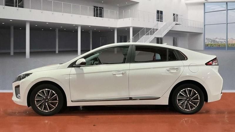 Used Hyundai Ioniq Premium 100 kW (136 HP) 2022 White Hatchback
