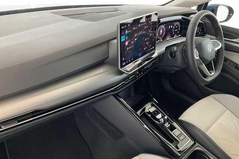 New VW Golf VIII 204 HP (150 kW) 2025