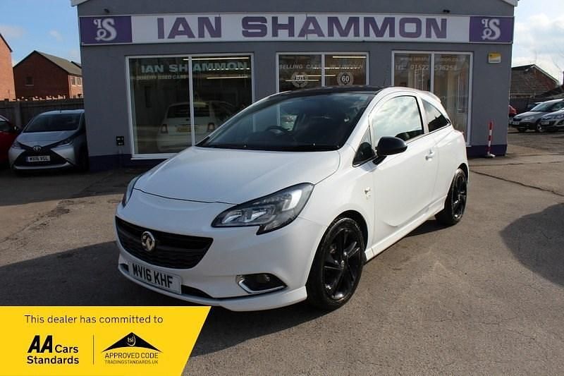 Used Vauxhall Corsa Edition 70 HP (51 kW) 2016 White Hatchback