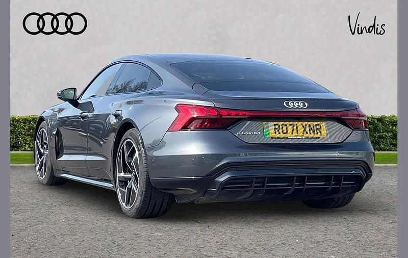 Used Audi e-tron GT quattro Comfort 384 kW (523 HP) 2021 Grey Sedan