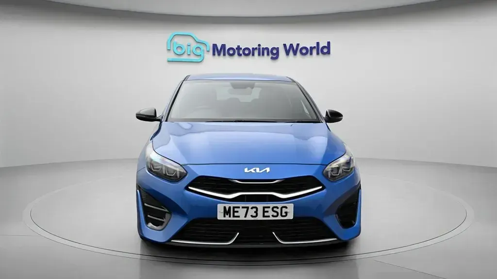 Używany Kia Ceed GT-Line 158 KM (116 kW) 2024 Niebieski Hatchback