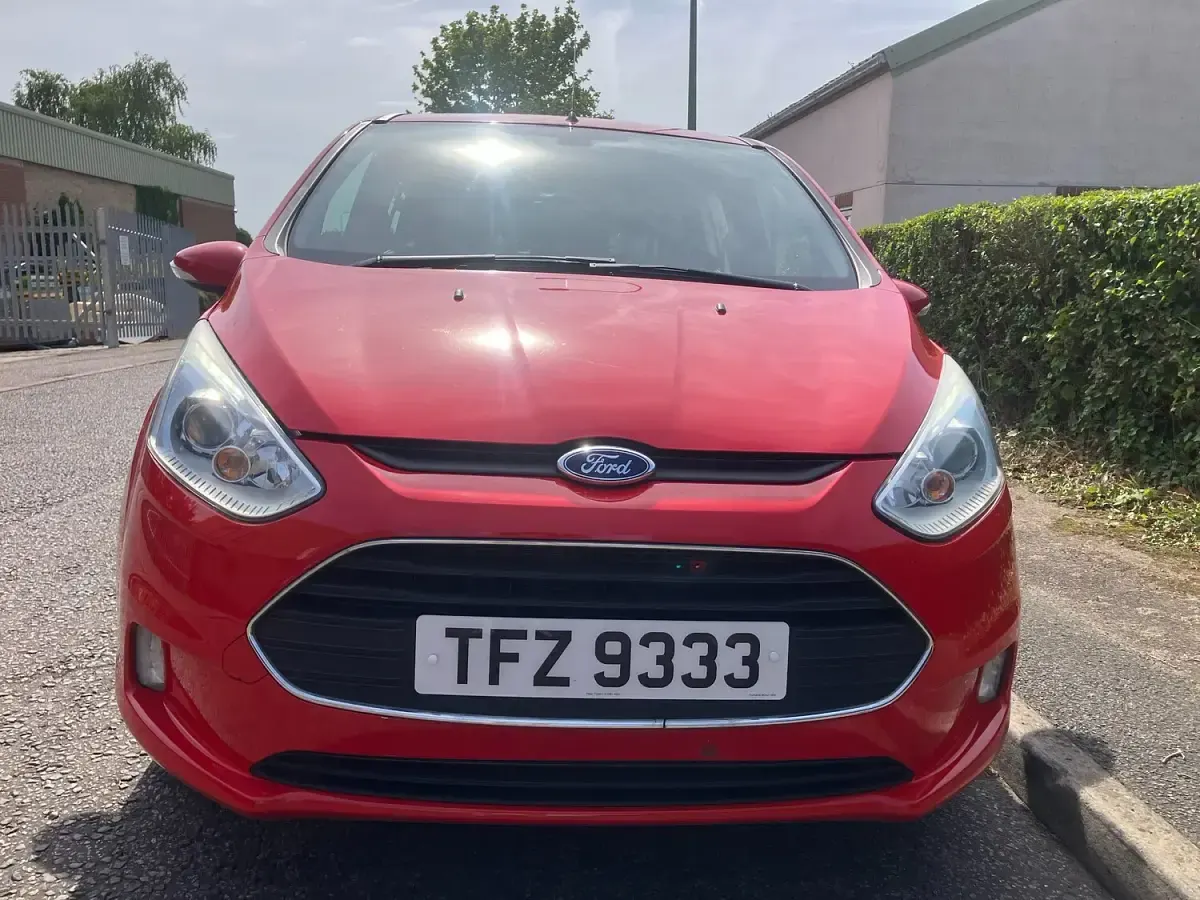 Used Ford B-MAX Zetec 75 HP (55 kW) 2014 Red MPV