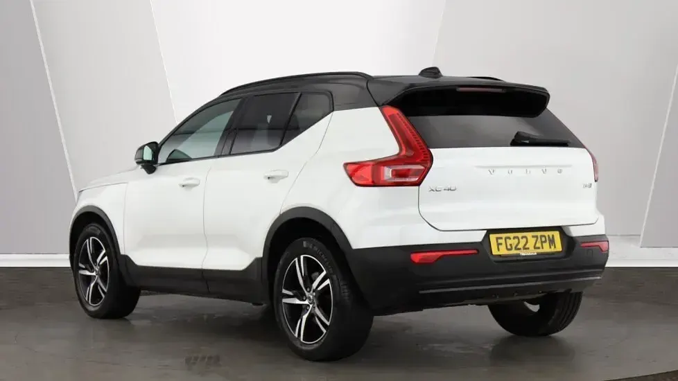 Used Volvo XC40 R-Design 2022 White SUV