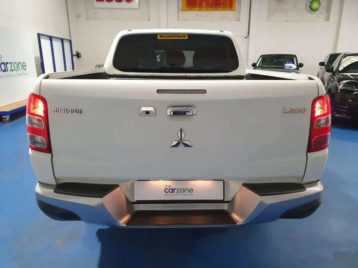 Używany Mitsubishi L200 Warrior 2018 Biały Pickup