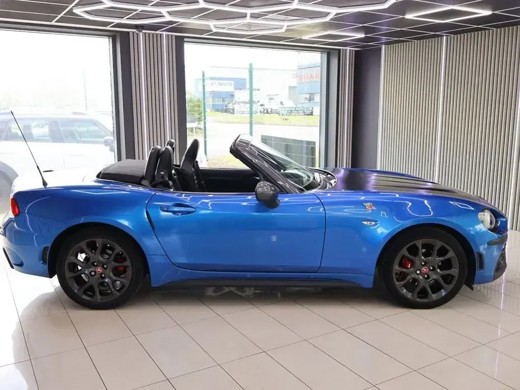 Used Abarth 124 Spider 170 HP (125 kW) 2019 Blue Cabriolet