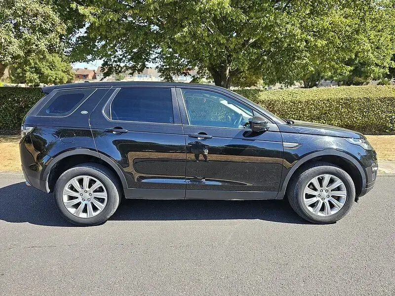 Used Land Rover Discovery Sport SE 2015 Black SUV