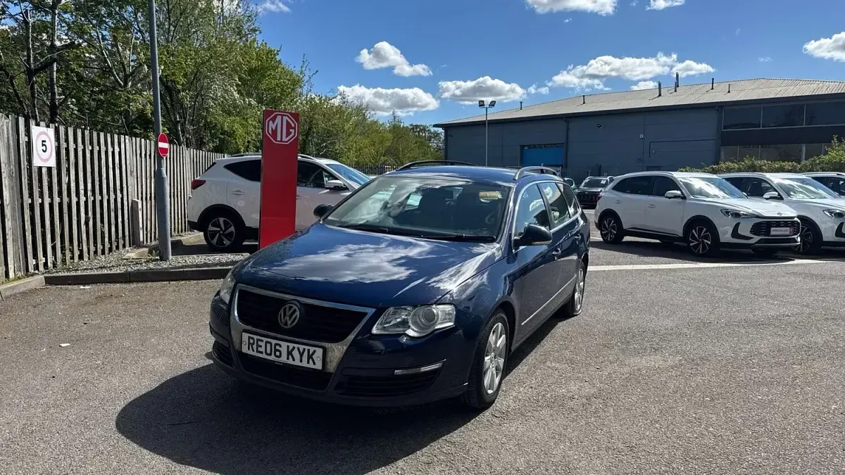 Used VW Passat SE 105 HP (77 kW) 2006 Blue Estate