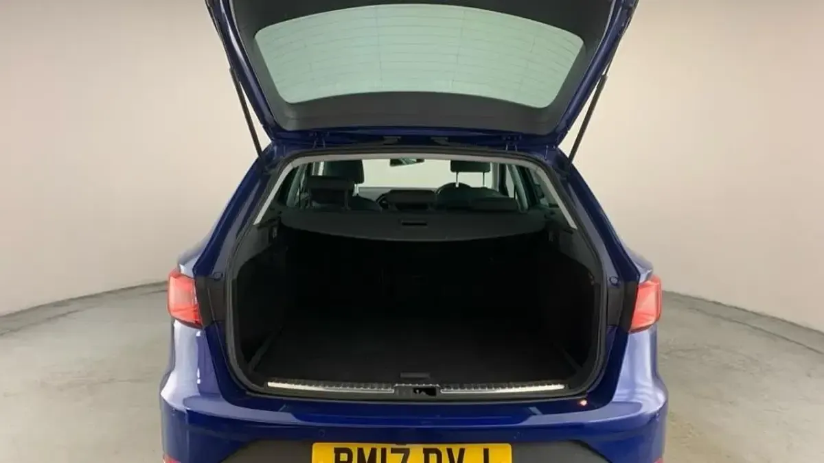 Used Seat Leon ST FR 148 HP (108 kW) 2017 Blue Estate
