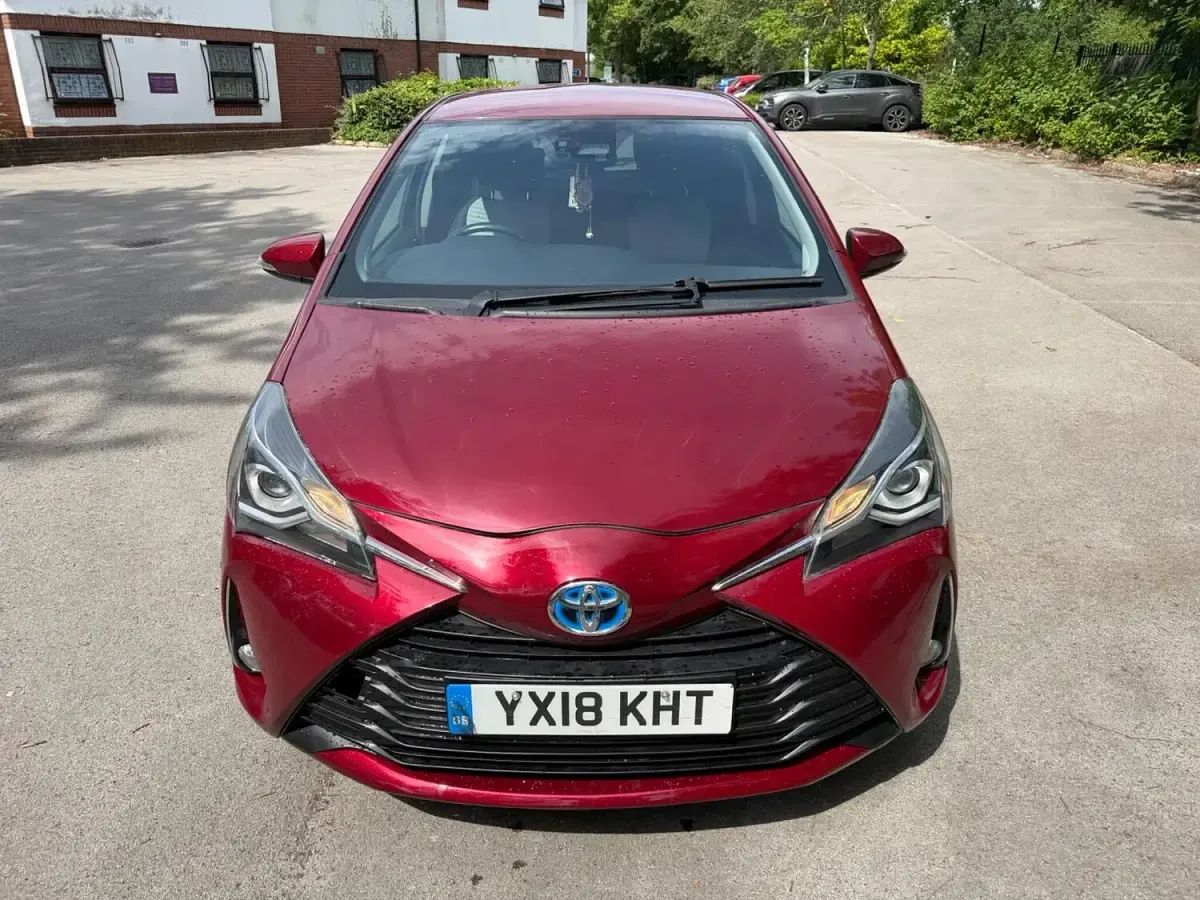 Used Toyota Yaris Design 111 HP (81 kW) 2018 Red Hatchback