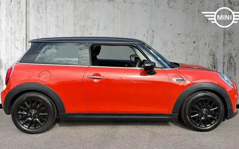 Used Mini Cooper Classic 136 HP (100 kW) 2020 Orange Hatchback