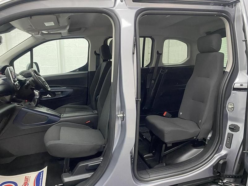 Begagnad Peugeot Rifter Allure 2020 Grå Minibuss
