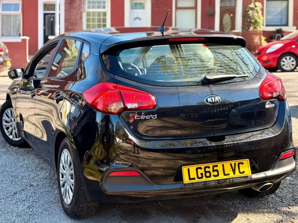 Usado Kia Ceed 2015 Preto Citadino