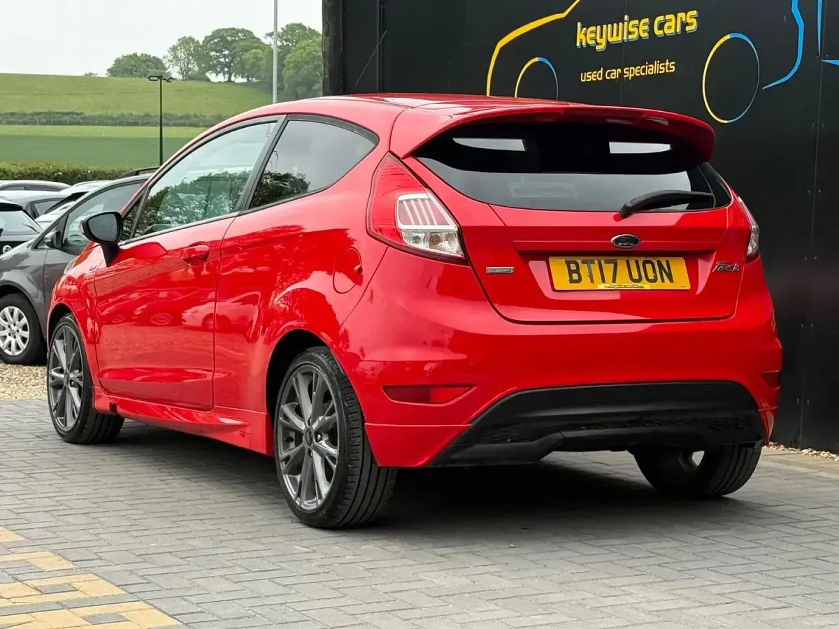Used Ford Fiesta ST-Line 100 HP (73 kW) 2017 Red Hatchback