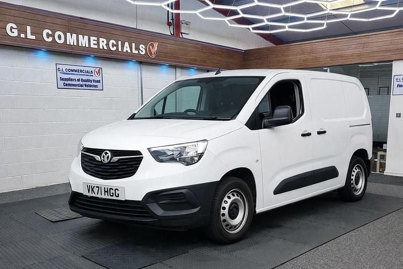 Used Vauxhall Combo Edition 75 HP (55 kW) 2021 White MPV