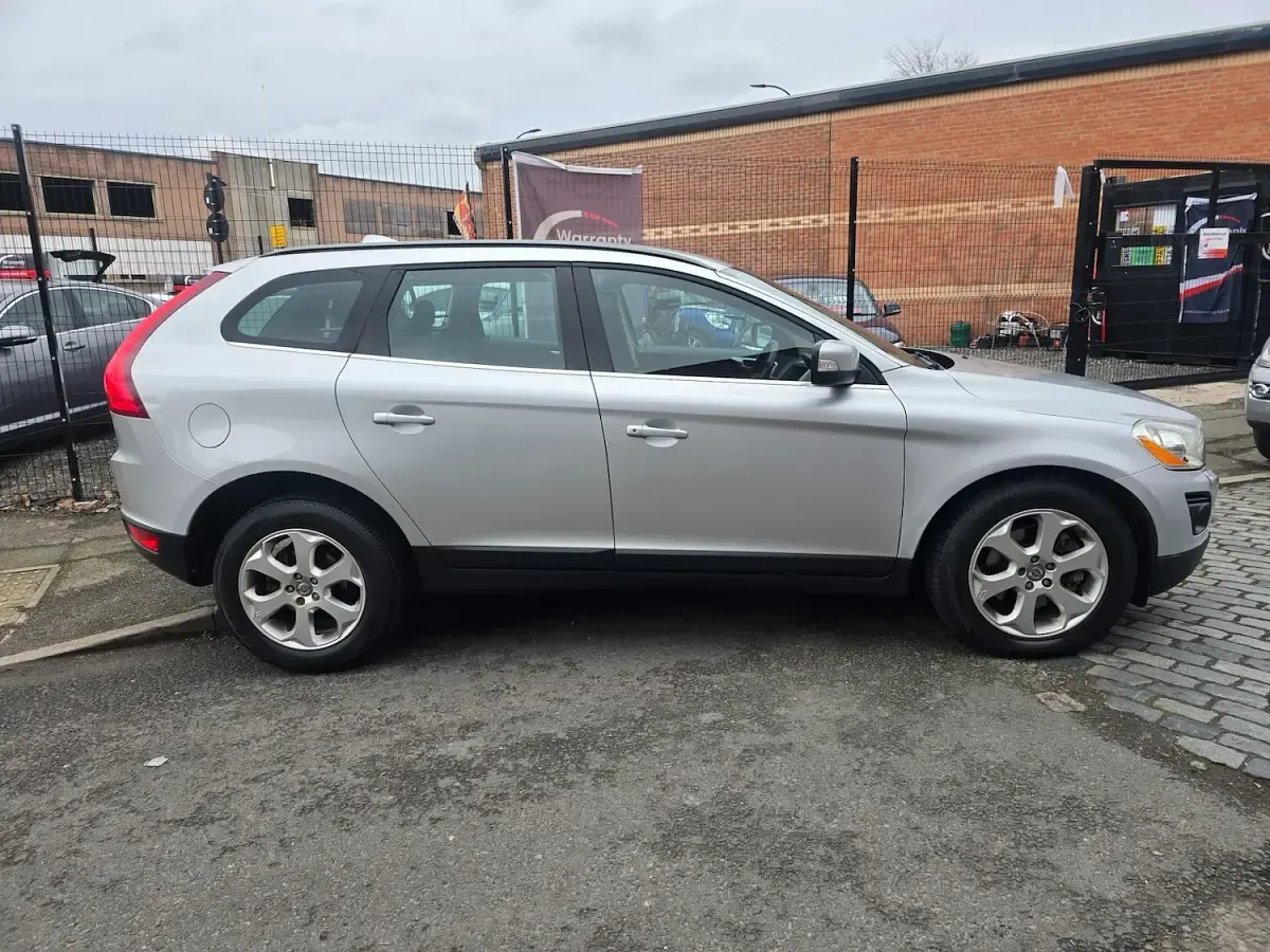 Used Volvo XC60 SE Lux 2009 Silver SUV