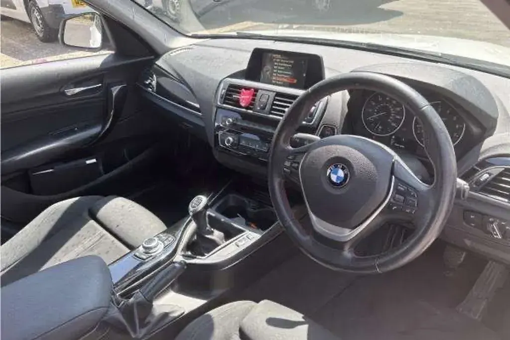Used BMW 118 Sport Line 2016 White Hatchback