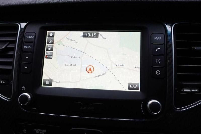 Used Kia Carens 139 HP (102 kW) 2018 White MPV