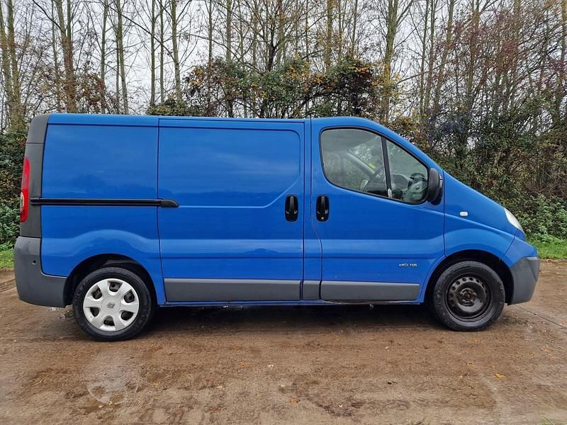 Used Renault Trafic 115 HP (84 kW) 2013 Blue MPV