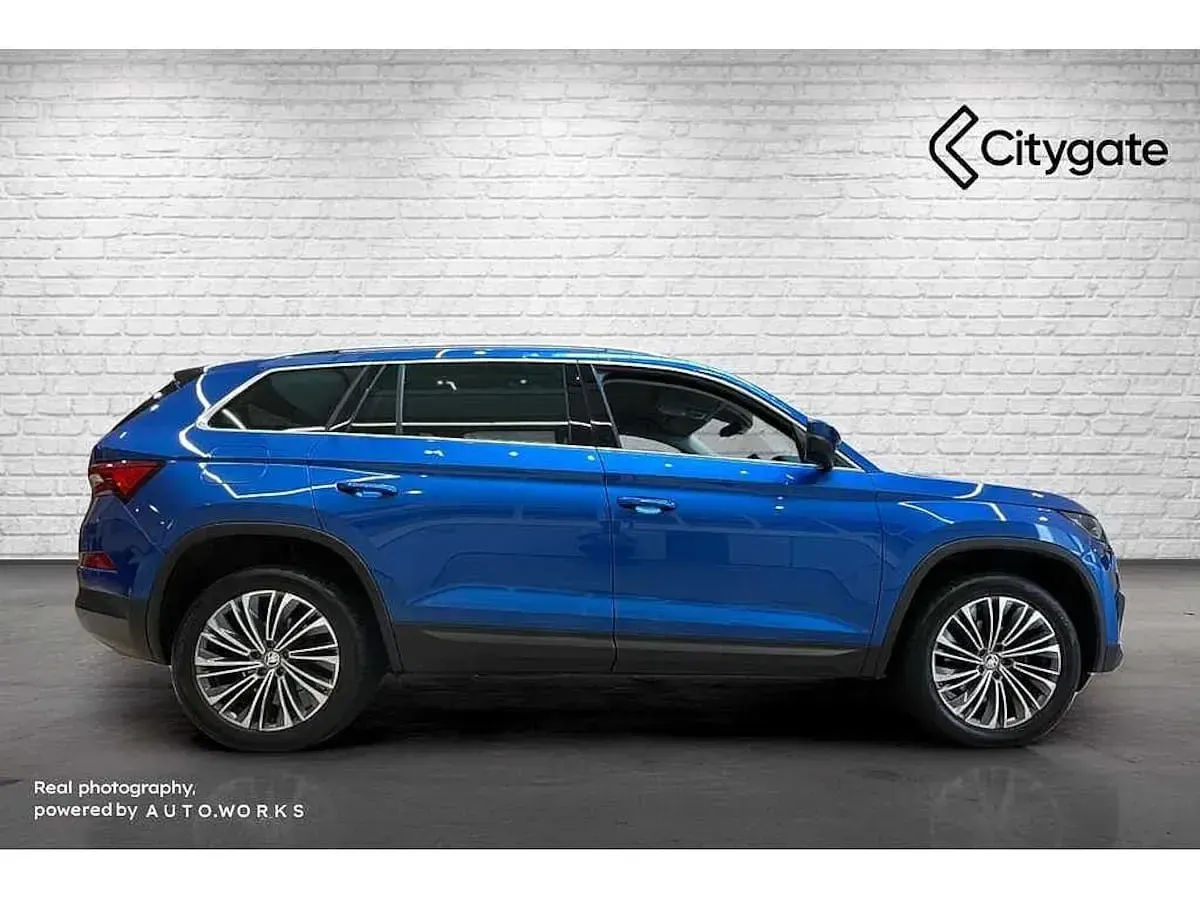 Used Skoda Kodiaq SE L Executive 110 HP (80 kW) 2023 Race blue metallic SUV