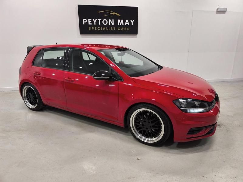 Used VW Golf VII SE 130 HP (95 kW) 2018 Red Hatchback