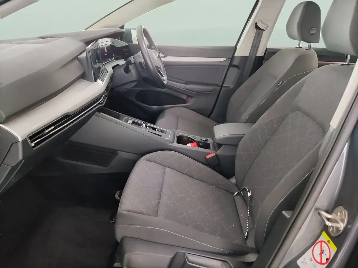 Used VW Golf VIII Life 150 HP (110 kW) 2023 Grey Hatchback