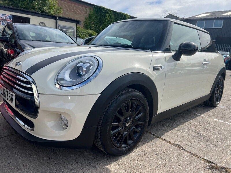 White Used 2016 Mini Cooper Hatch Hatchback | £6,995 (Fair price) - Image 1/4
