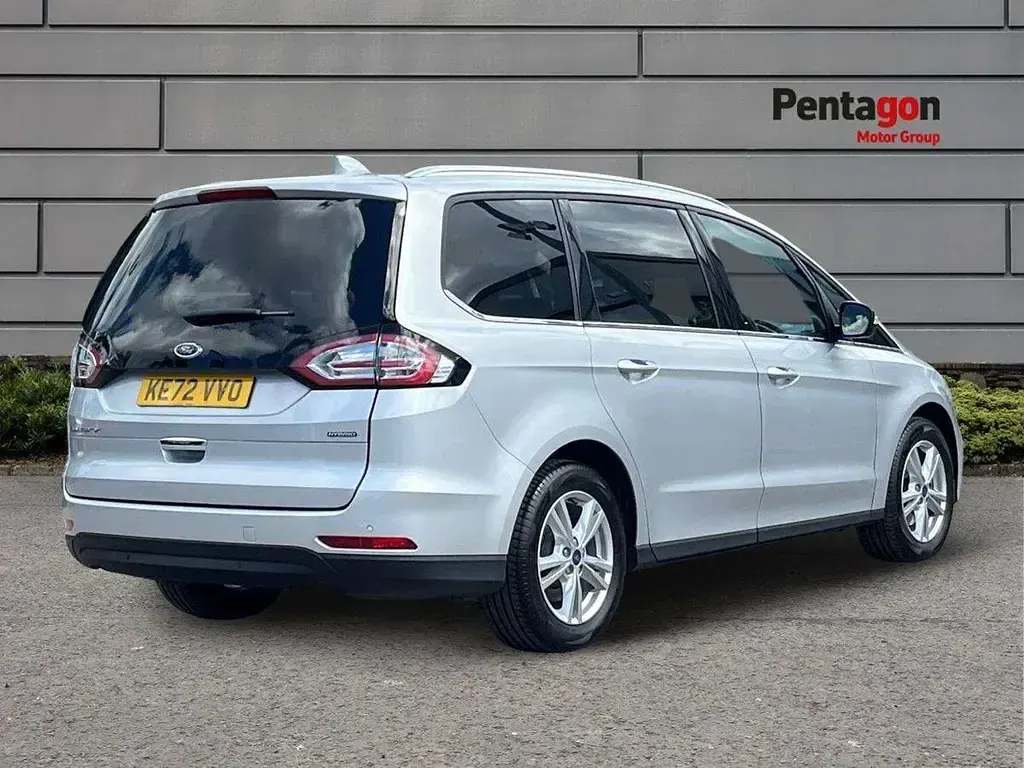 Begagnad Ford Galaxy Titanium 190 HK (139 kW) 2023 Silver Minibuss