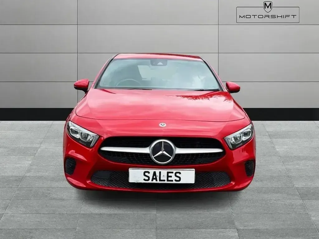 Used Mercedes A180 Executive 136 HP (100 kW) 2019 Red Hatchback