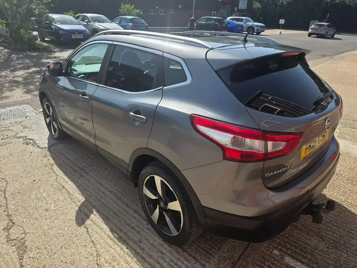 Used Nissan Qashqai N-TEC 115 HP (84 kW) 2015 Grey SUV