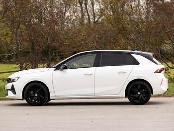 New Vauxhall Astra 130 HP (95 kW) 2026 White Hatchback