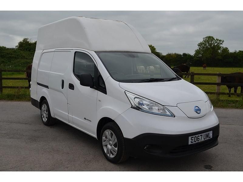 White Used 2017 Nissan e-NV200 Acenta Van | £5,389 - Image 1/3
