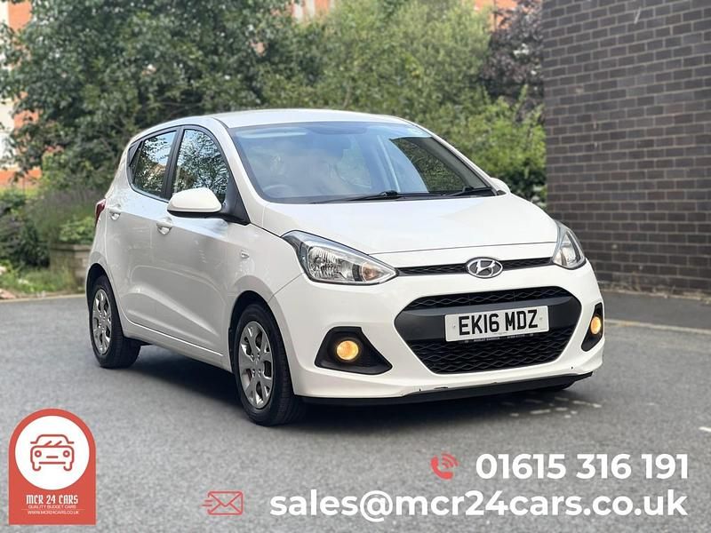 Used Hyundai i10 SE 87 HP (63 kW) 2016 White Hatchback