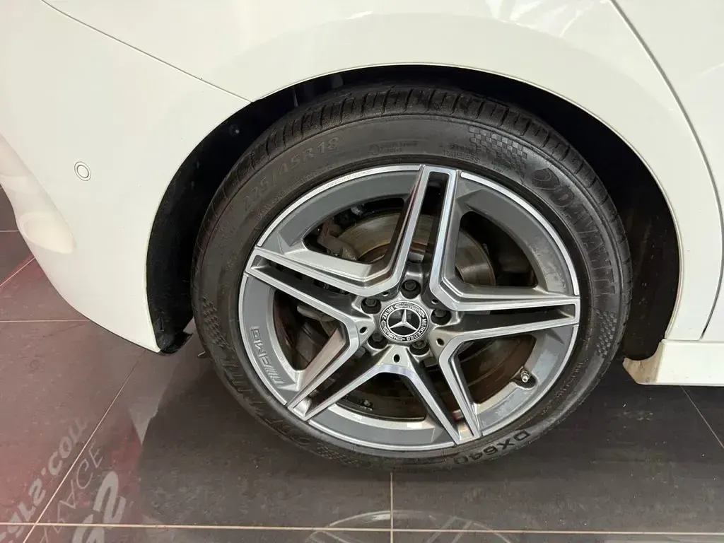 Used Mercedes B200 AMG Line Premium 163 HP (119 kW) 2019 White Hatchback