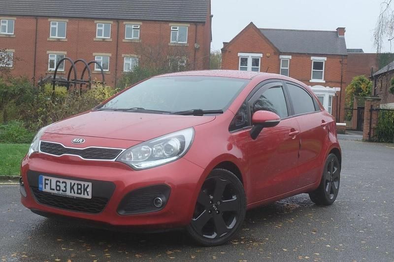 Red Used 2013 Kia Rio Hatchback | £2,488 (Fair price) - Image 1/4
