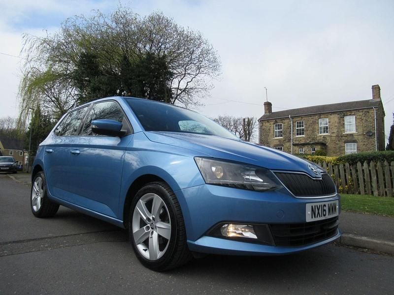 Used Skoda Fabia SE L 90 HP (66 kW) 2016 Blue Hatchback