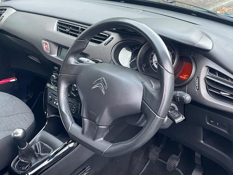 Used Citroën C3 PureTech 2015 Blue Hatchback