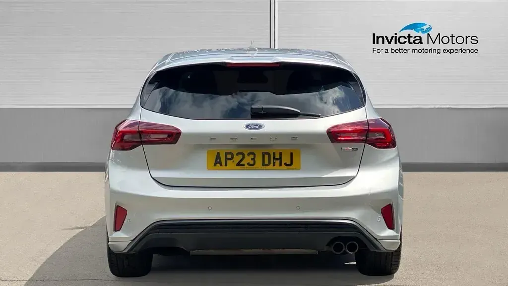 Used Ford Focus ST-Line X 155 HP (114 kW) 2023 Silver Hatchback
