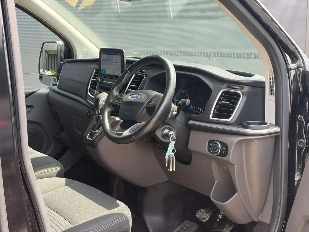 Used Ford Transit Custom Limited 185 HP (136 kW) 2020 Black Van