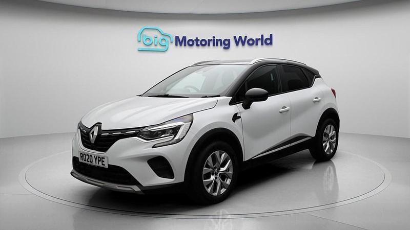 Used Renault Captur Iconic 100 HP (73 kW) 2020 White SUV