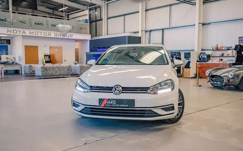 Used VW Golf VII SE 110 HP (80 kW) 2018 Silver Hatchback