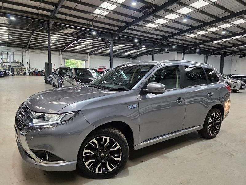Grey Used 2018 Mitsubishi Outlander P-HEV Estate | £11,880 (Fair price) - Image 1/4