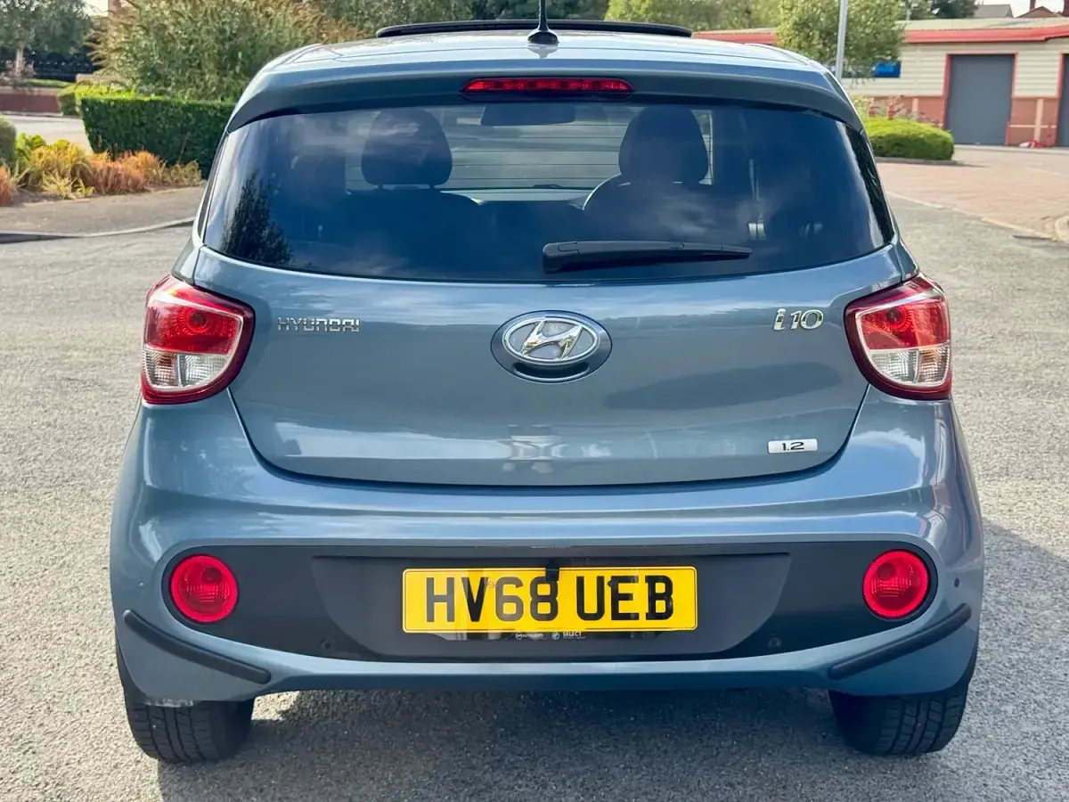 Used Hyundai i10 Premium SE 2018 Blue Hatchback
